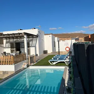 https://villa-family-dreams.in-canary-islands.com